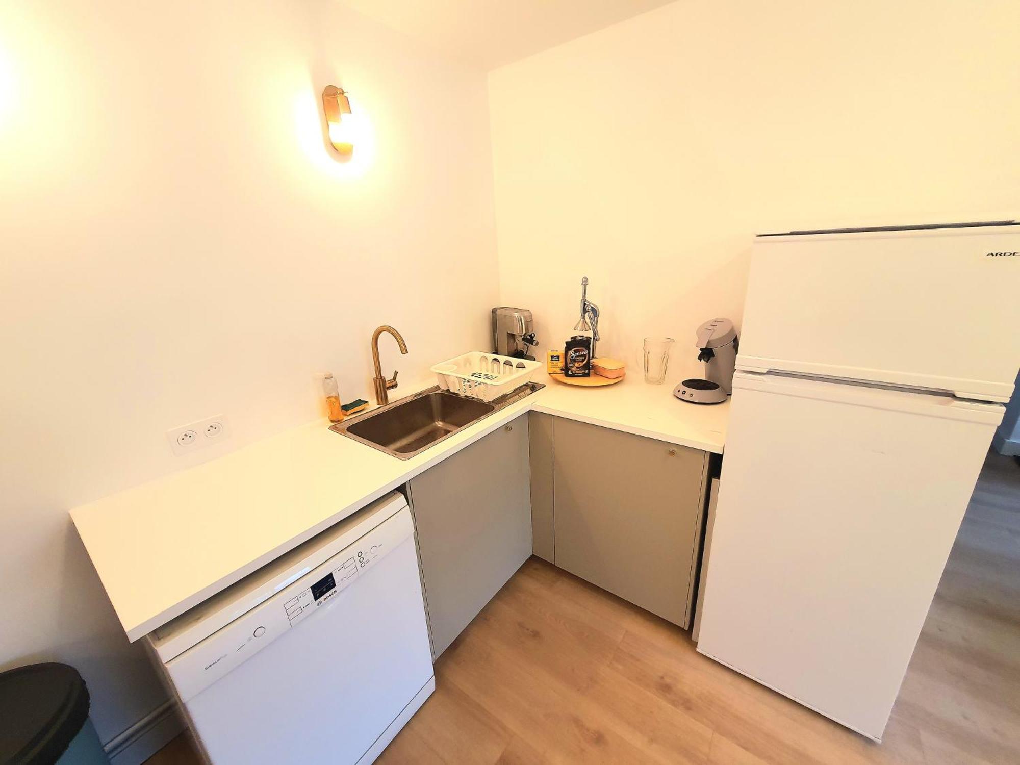Chambre Paisible Chez L'Habitant En Rez De Chaussee Avec Salle D'Eau 10 Min Gare Et Centre Ville Évreux Exterior foto